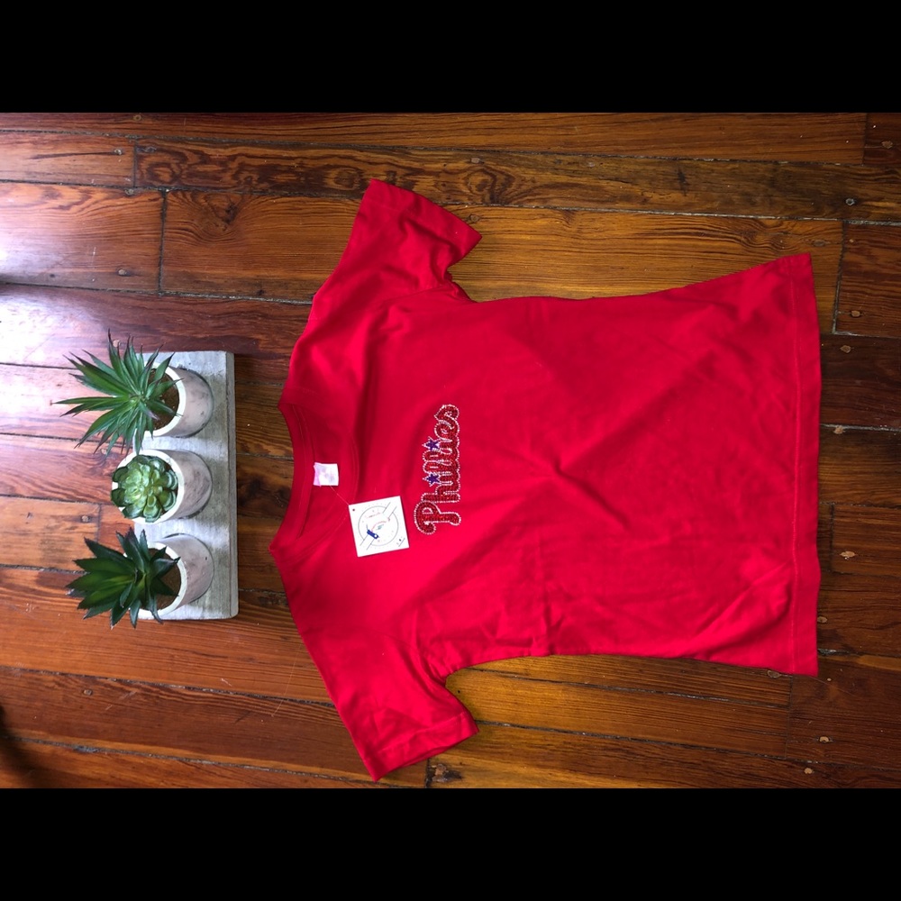 NEW !! Phillies shirt women’s
